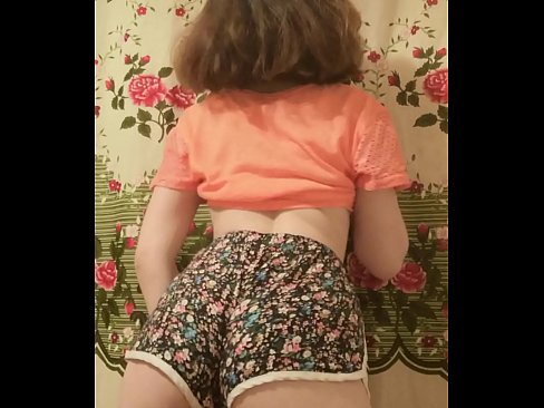 ❤️ ʻO ka pēpē ʻōpio uʻi e wehe ana i kona mau pōkole ma ka pahupaʻikiʻi Porn video ma porn haw.mysexpics.ru ❌️